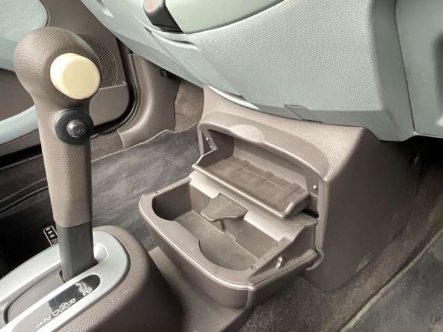 NISSAN MICRA C+C 2009 Image 31