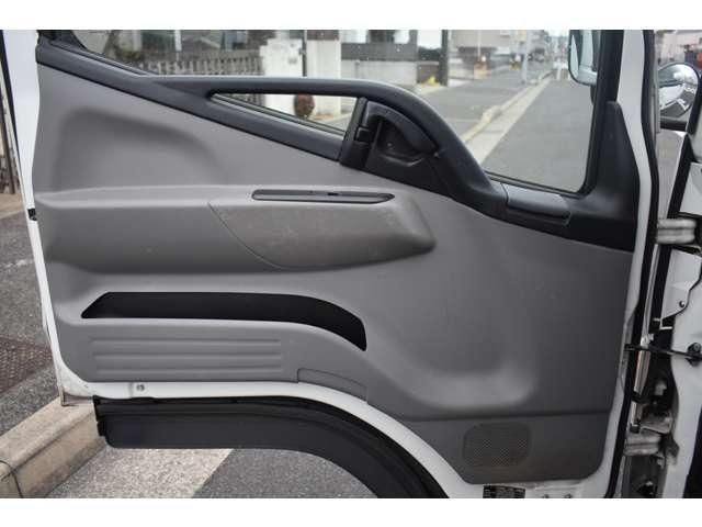 MITSUBISHI CANTER 2017 Image 31