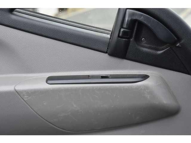 MITSUBISHI CANTER 2017 Image 31