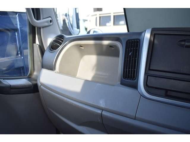 MITSUBISHI CANTER 2016 Image 31