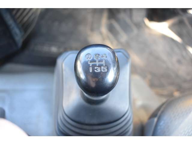 HINO DUTRO 2013 Image 31