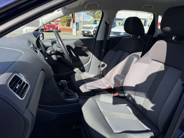 VOLKSWAGEN POLO 2016 Image 31