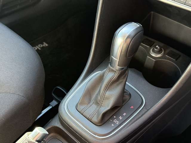 VOLKSWAGEN POLO 2016 Image 31