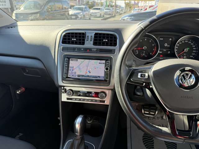 VOLKSWAGEN POLO 2016 Image 31