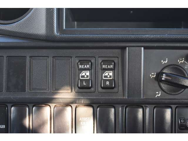 TOYOTA DYNA 2013 Image 31