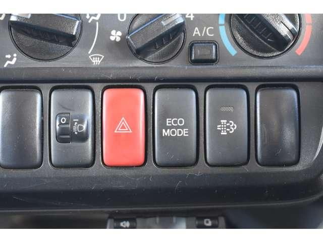 TOYOTA DYNA 2013 Image 31