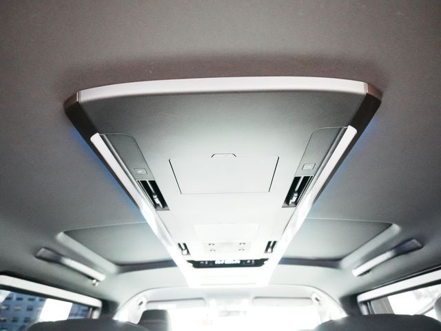 TOYOTA ALPHARD HYBRID 2025 Image 31