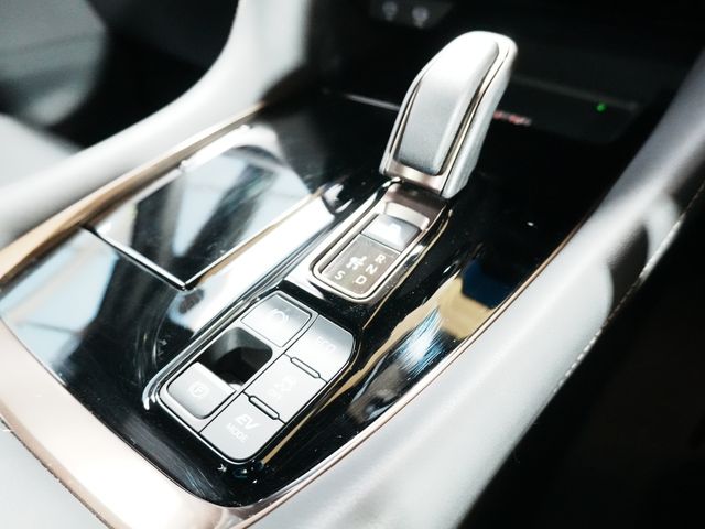 TOYOTA ALPHARD HYBRID 2025 Image 31