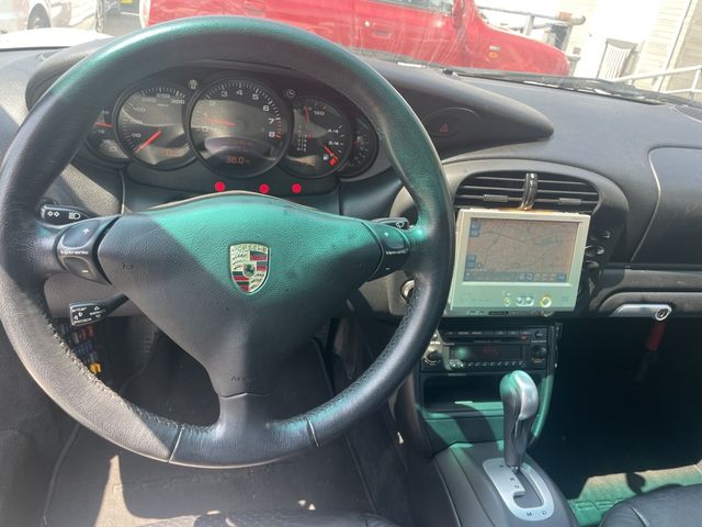 PORSCHE 911 2002 Image 31