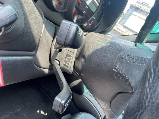 PORSCHE 911 2002 Image 31