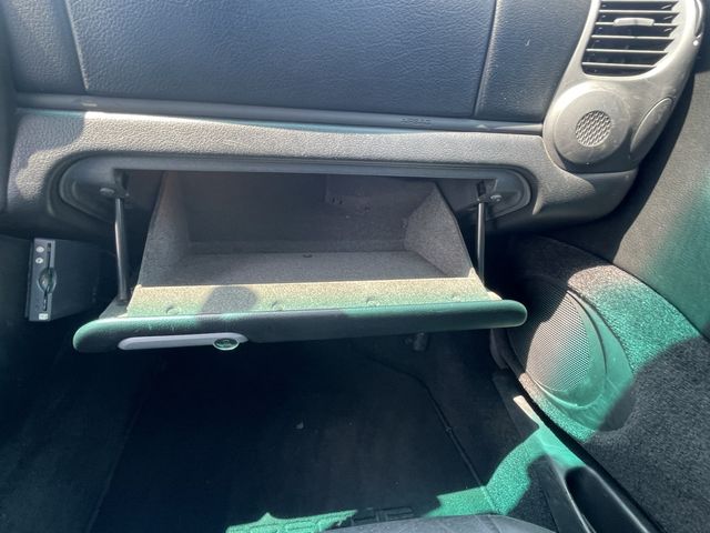 PORSCHE 911 2002 Image 31