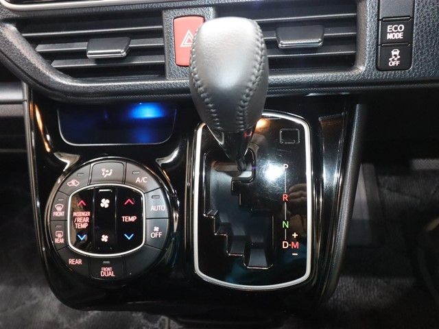 TOYOTA NOAH 2020 Image 31