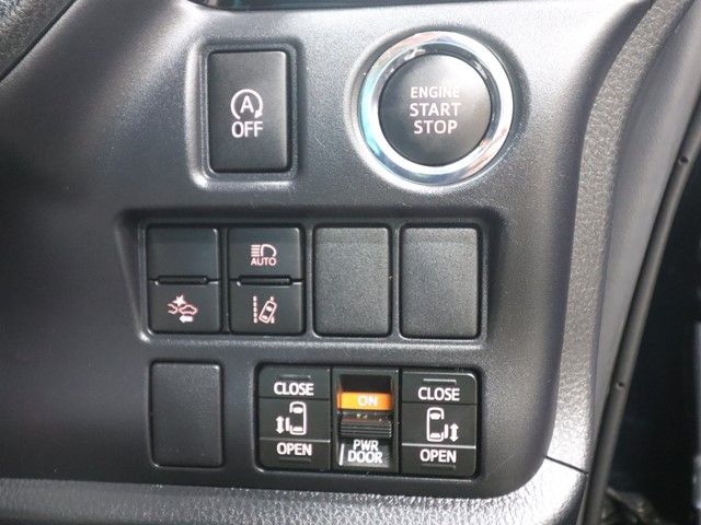 TOYOTA NOAH 2020 Image 31