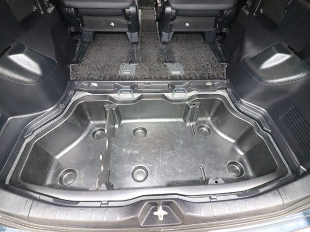 TOYOTA NOAH 2018 Image 31