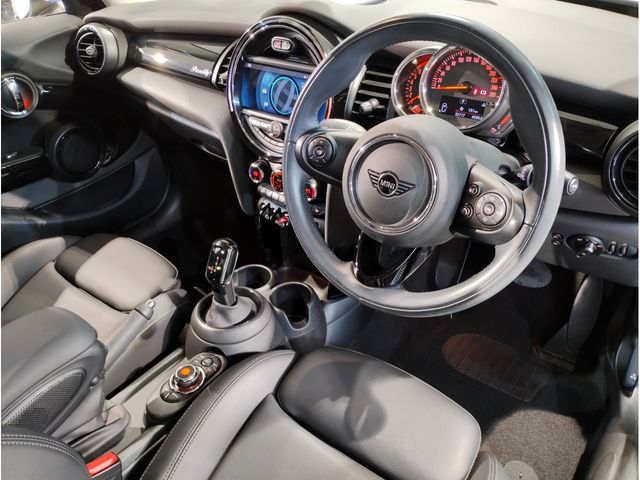 BMW MINI COOPER 5DOOR 2021 Image 31