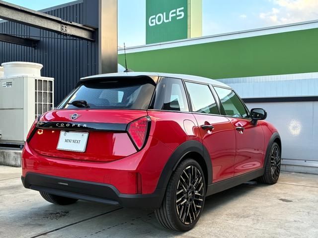 BMW MINI COOPER 5DOOR 2025 Image 31