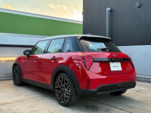 BMW MINI COOPER 5DOOR 2025 Image 31