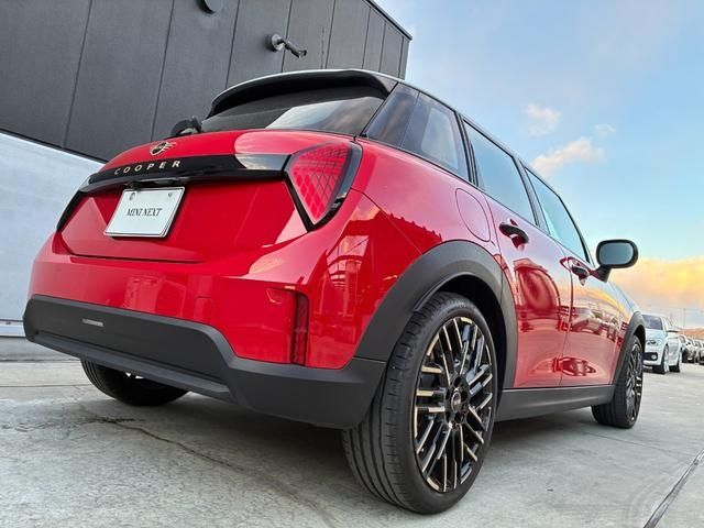 BMW MINI COOPER 5DOOR 2025 Image 31