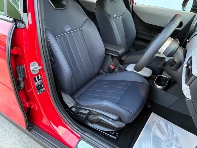 BMW MINI COOPER 5DOOR 2025 Image 31