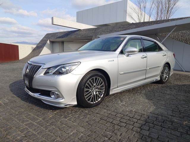 TOYOTA CROWN MAJESTA HYBRID 2018 Image 31