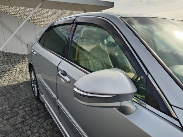 TOYOTA CROWN MAJESTA HYBRID 2018 Image 31