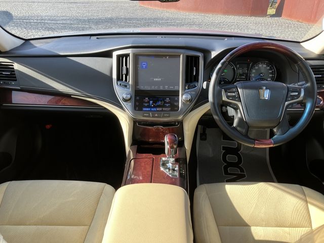 TOYOTA CROWN MAJESTA HYBRID 2018 Image 31