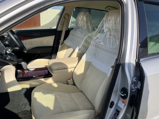 TOYOTA CROWN MAJESTA HYBRID 2018 Image 31