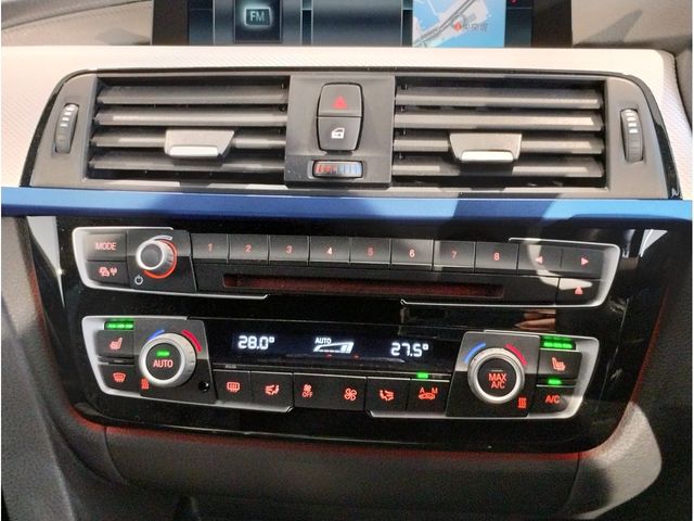 BMW 3SERIES TOURING 2018 Image 31