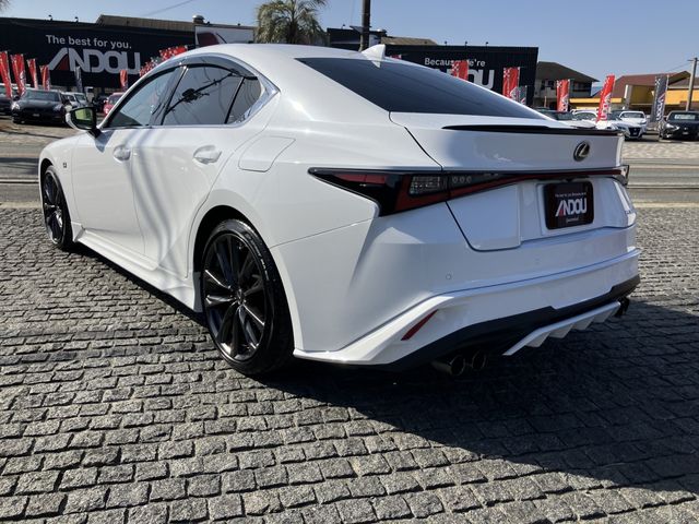 TOYOTA LEXUS IS300H 2024 Image 31