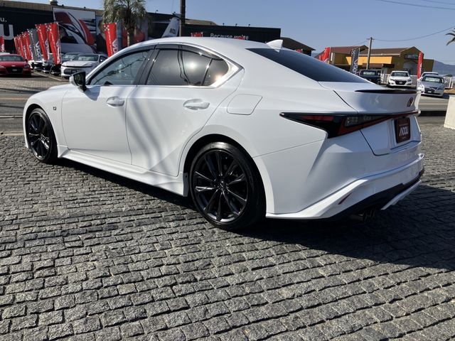 TOYOTA LEXUS IS300H 2024 Image 31