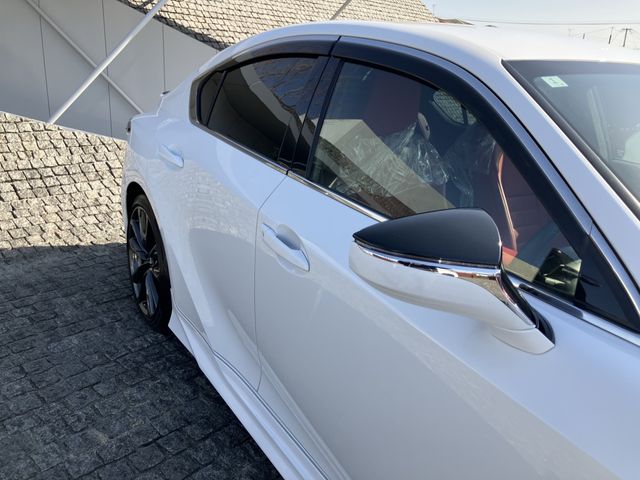 TOYOTA LEXUS IS300H 2024 Image 31