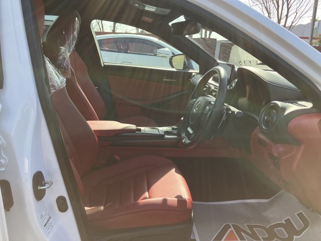 TOYOTA LEXUS IS300H 2024 Image 31