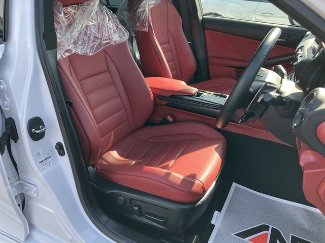 TOYOTA LEXUS IS300H 2024 Image 31