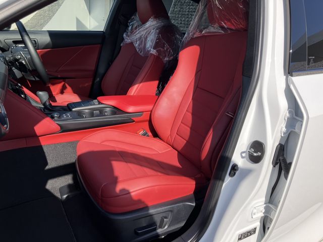 TOYOTA LEXUS IS300H 2024 Image 31