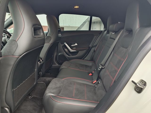 MERCEDES BENZ CLA SH 2024 Image 31