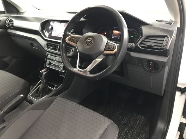 VOLKSWAGEN T-CROSS 2020 Image 31