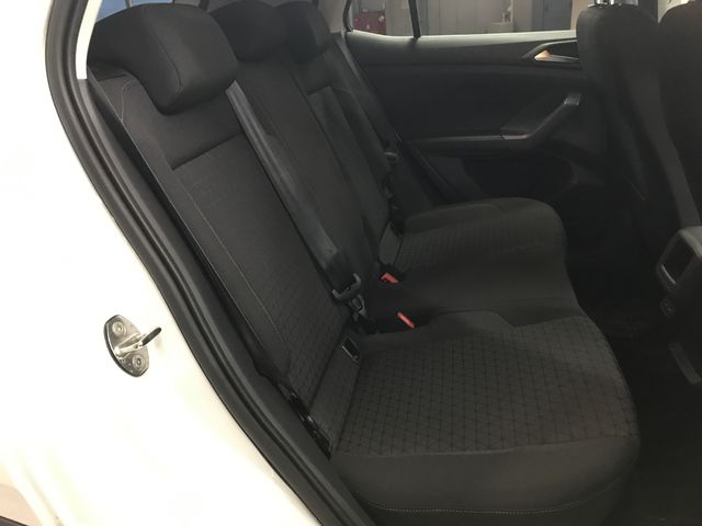 VOLKSWAGEN T-CROSS 2020 Image 31