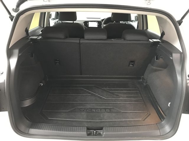 VOLKSWAGEN T-CROSS 2020 Image 31