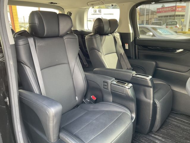 TOYOTA VELLFIRE 2018 Image 31