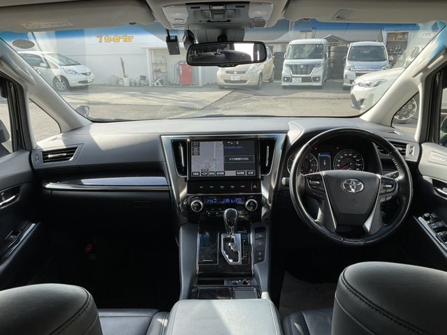 TOYOTA VELLFIRE 2018 Image 31