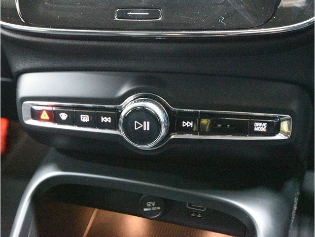 VOLVO XC40 2020 Image 31