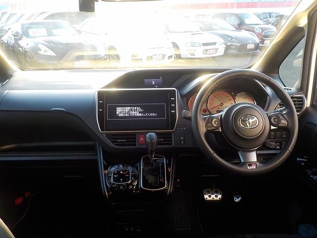 TOYOTA VOXY 2018 Image 31