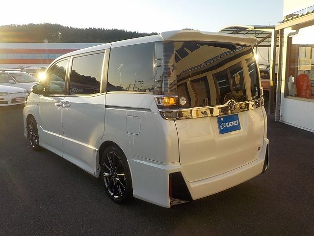 TOYOTA VOXY 2018 Image 31