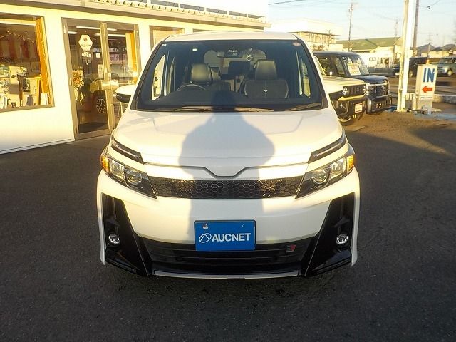 TOYOTA VOXY 2018 Image 31