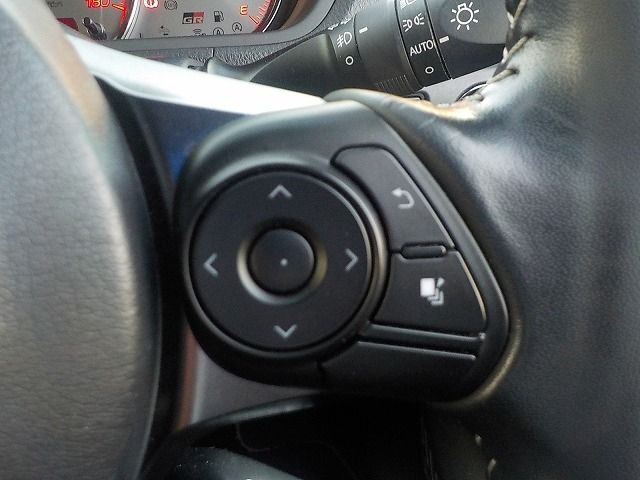 TOYOTA VOXY 2018 Image 31