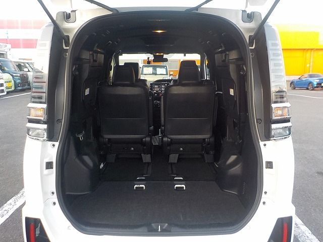 TOYOTA VOXY 2018 Image 31