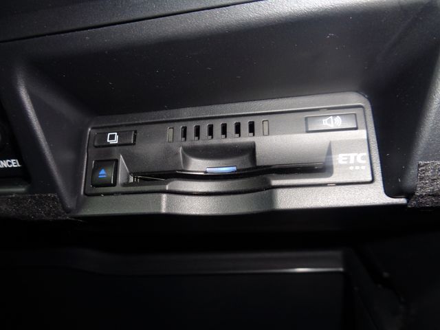 TOYOTA CROWN SEDAN HYBRID 2018 Image 31