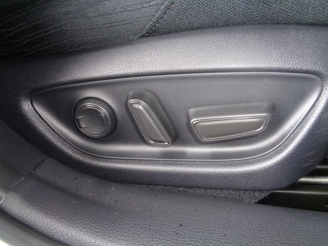 TOYOTA CROWN SEDAN HYBRID 2018 Image 31