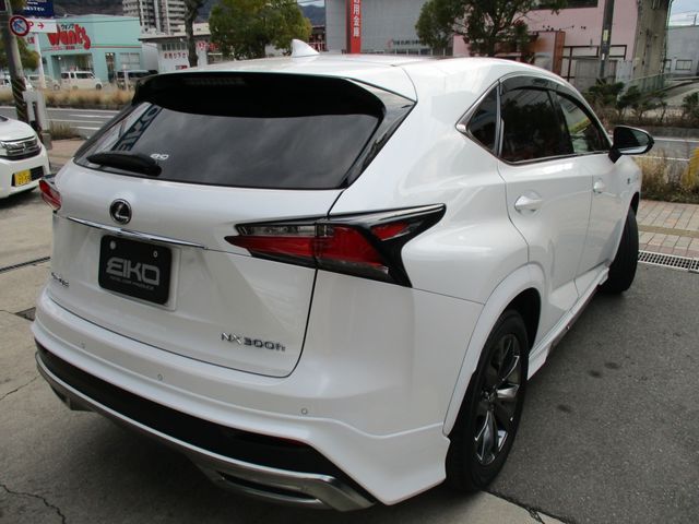 TOYOTA LEXUS NX300H AWD 2014 Image 31