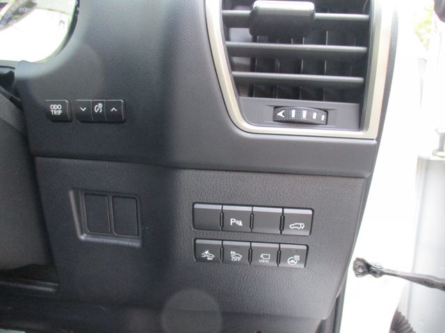 TOYOTA LEXUS NX300H AWD 2014 Image 31